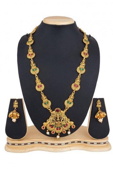 Supreme Golden Alloy Necklace Set