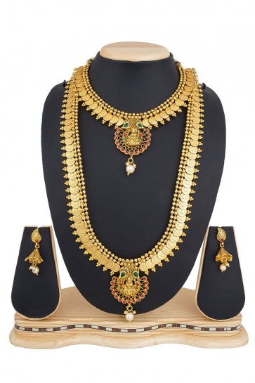Lovely Golden Alloy Necklace Set